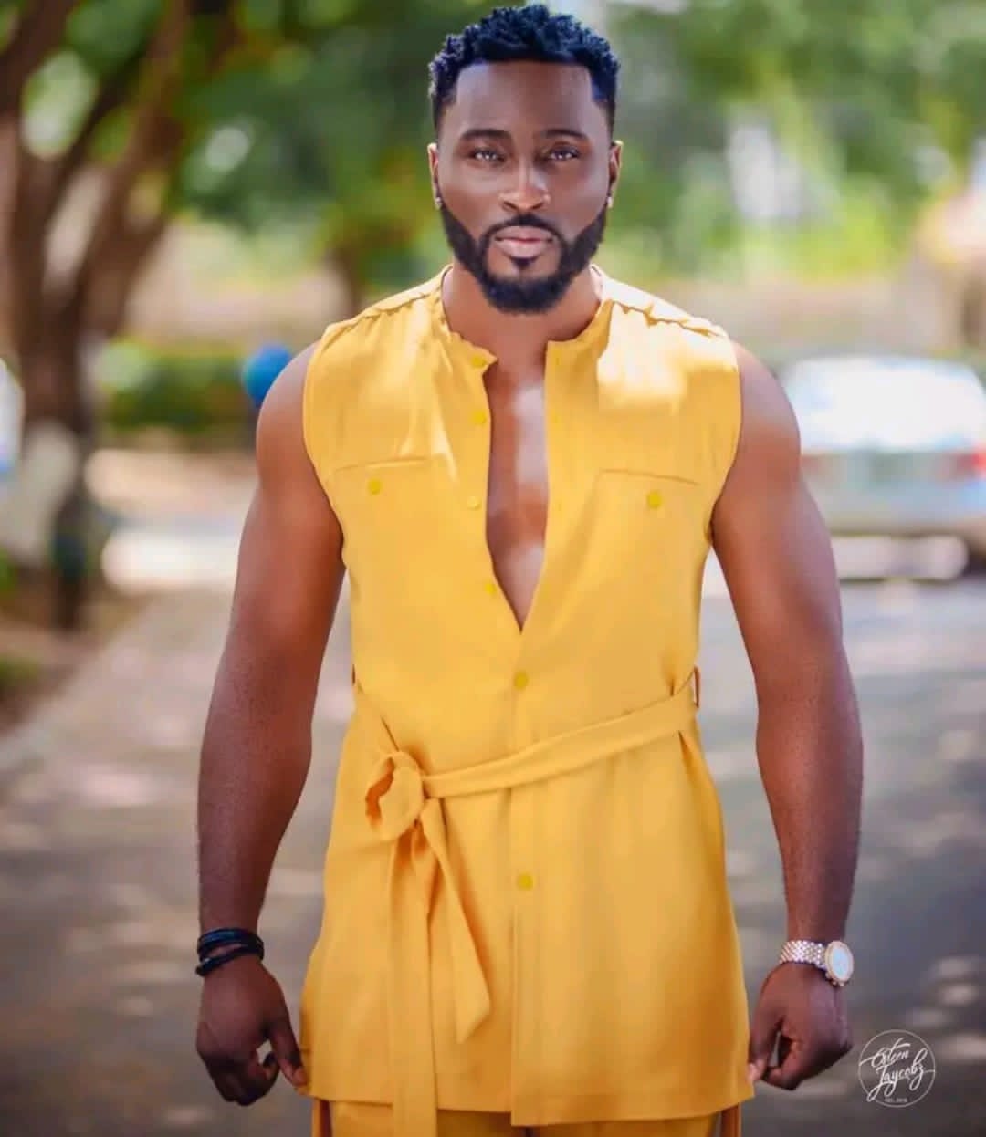 Pere on Ilebaye's cloths