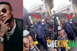 "The Guy no send am at all"- Video of Wizkid looking back after a fan completely ignored him, Sparks reactions online (Watch)