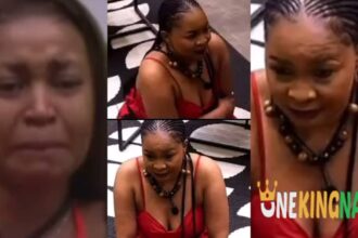 £motioπal moment BBMzansi Zee cri£$ a riv£r as her mom pays a $urprise visit in to the house, clip trends online (Video)