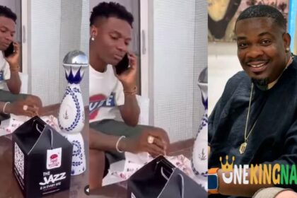 Video of Singer Wizkid Eating Don Jazzy Burger after he c@lled him an influencer trends online (Video)